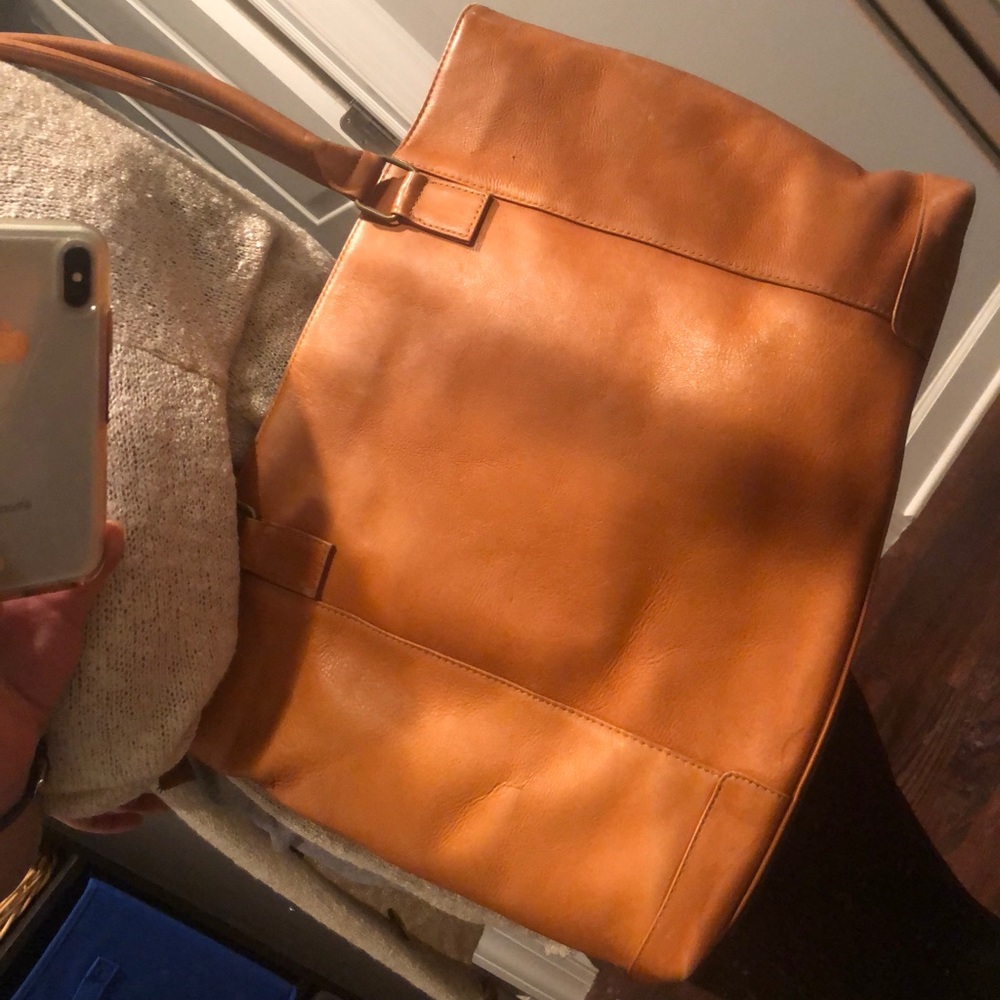 Leather tote